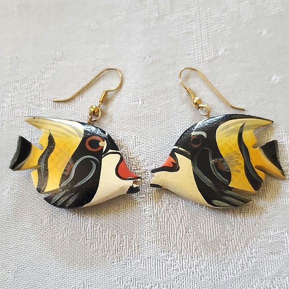 Vintage Ala Makana Fish Earrings on Original Card - Picture 7 of 8